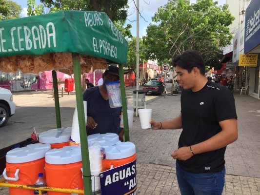 Sí se puede seguir vendiendo aguas frescas en el centro de Culiacán... pero con permiso