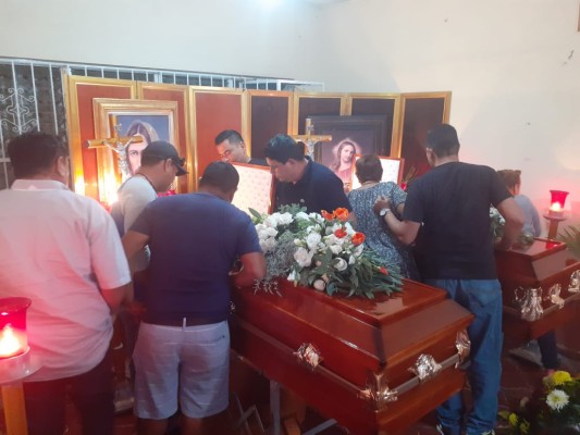 Reciben en Escuinapa los cuerpos de los hermanos Farid y Carlos Murúa