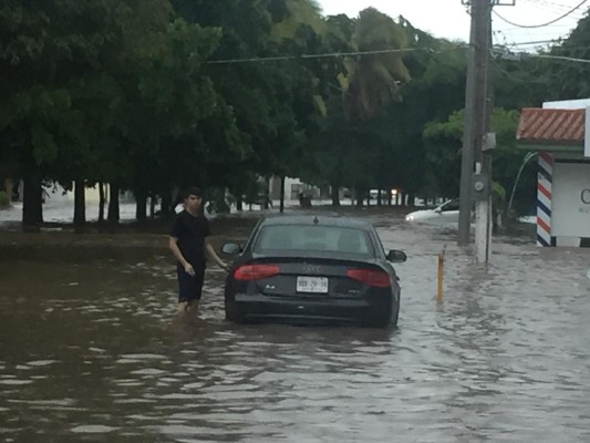 Llama Protección Civil a población a mantener la calma, ante lluvias en Culiacán