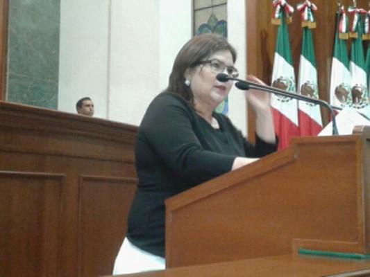 Investigar al 'junior de la SEP', pide diputada Imelda Castro