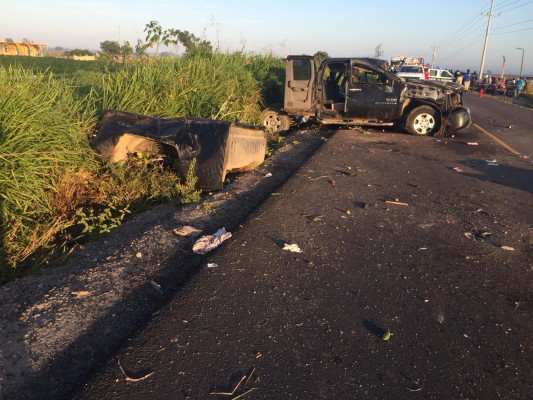 En Escuinapa, mueren dos mujeres al volcar en una camioneta