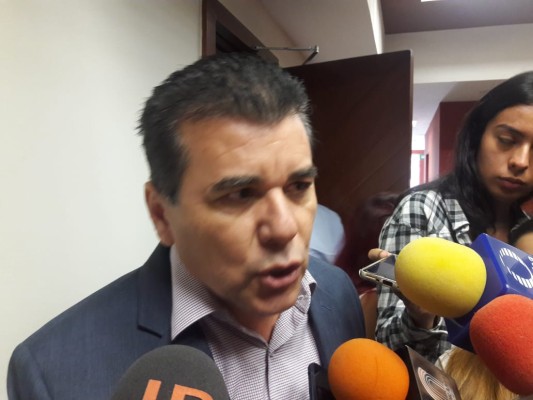 Diputado Édgar González propone que ser legislador sea honorífico, sin paga alguna