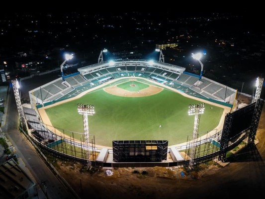 Alcaldesa de Guasave llama a respetar protocolos en estadio de beisbol