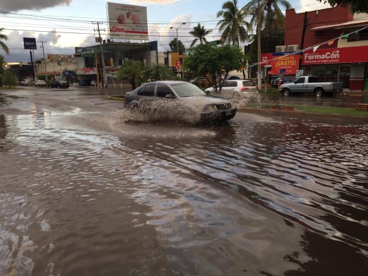 Dejan lluvias de hoy sólo encharcamientos en Culiacán