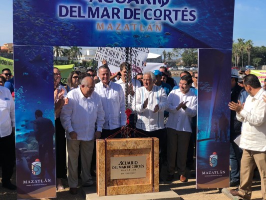 En Mazatlán, colocan primera piedra del nuevo acuario Mar de Cortés