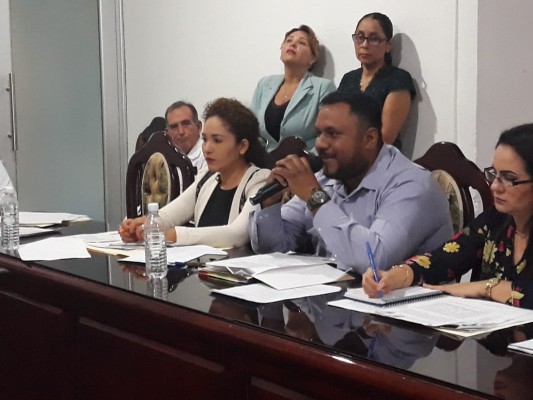Cuestionan el despido masivo de trabajadores en Comuna de Escuinapa