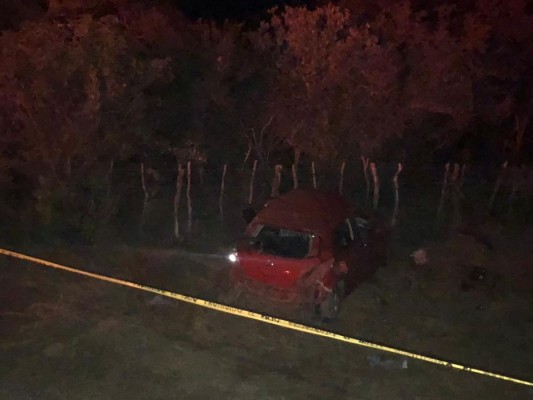 Volcadura por la México 40, deja un hombre muerto y otro herido de gravedad, en Villa Unión