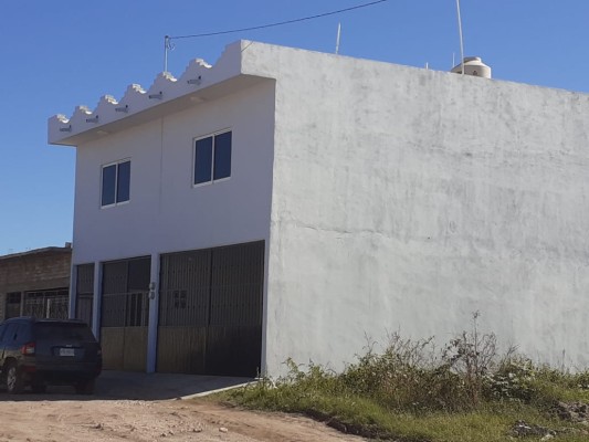 En Escuinapa, denuncian que usan a personal de la Comuna para construir casa a 'funcionario-carnal'