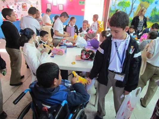 Practican alumnos del ICO el valor de la generosidad