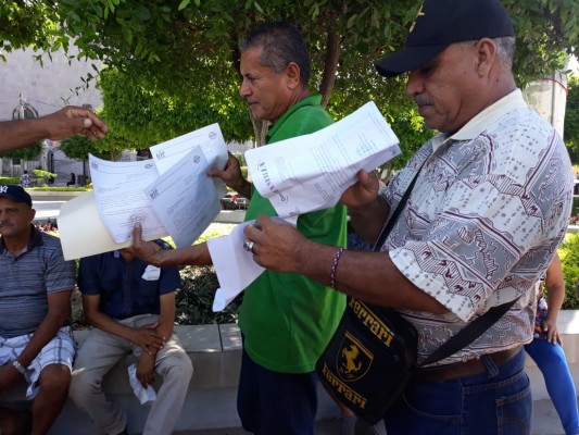 Exigen jubilados y pensionados de DSPyTM de Escuinapa les paguen facturas pendientes