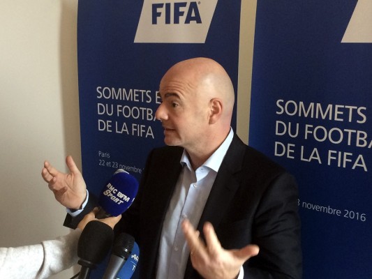 Gianni Infantino, presidente de FIFA, quiere un Mundial con más países involucrados.