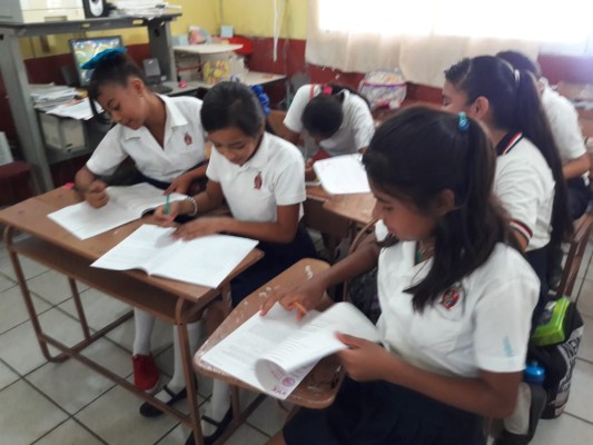 Aplican examen del Plan Nacional para las Evaluaciones de los Aprendizajes