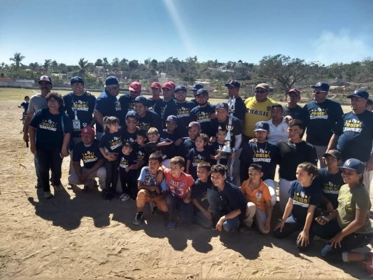 Pueblo Nuevo lleva a sus arcas la corona de la Liga de Beisbol de Segunda Fuerza de Escuinapa