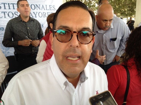 Gobernador mantiene a Raúl Carrillo en Sedesol