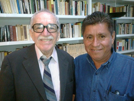 Cruz Hernández Fermín durante una de las visitas al escritor Gabriel García Márquez.