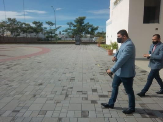 Carlos Baltazar Castro Olivas es el ex funcionario acusado de haber negociado y adquirido los colchones en mal estado que el Gobierno de Sinaloa entregó a los damnificados por la tormenta tropical 19E a mediados de octubre