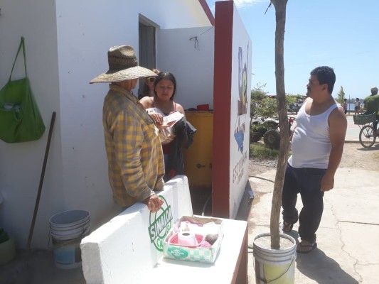 Teacapán recibe a turistas sin baños públicos