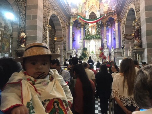 Cantan Las Mañanitas a la Virgen de Guadalupe en Mazatlán