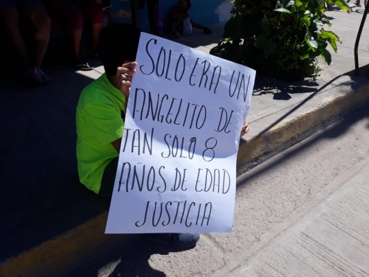 Vecinos de la Colonia Pueblo Nuevo, de Escuinapa, exigen justicia por la muerte del menor
