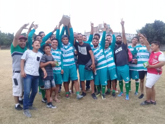 Levanta La Pizarra título de Copa de la Liga de Futbol Dominical Rural Libre Imdem