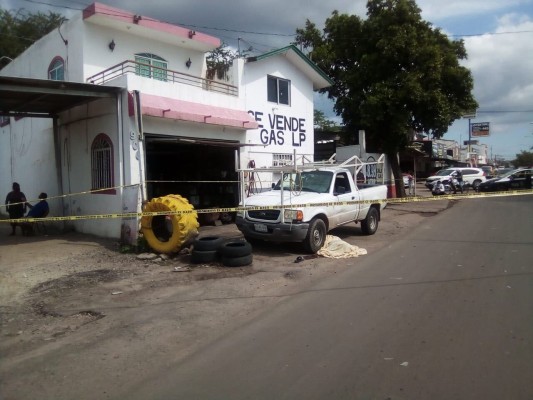 Muere adolescente tras ser atropellada al cruzar la Avenida Revolución, en Culiacán