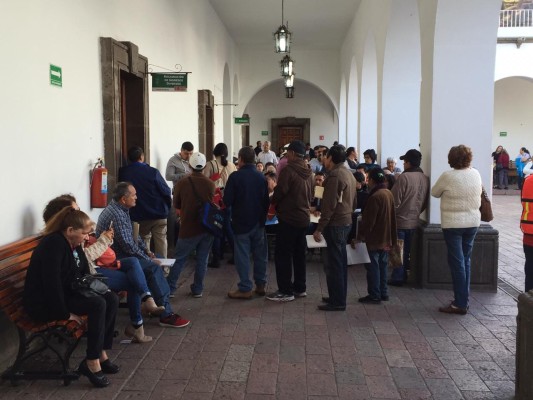Realizan largas filas para el pago del predial en Culiacán