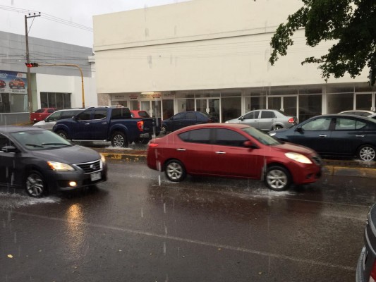 Fuertes lluvias se registraron ayer en la ciudad.