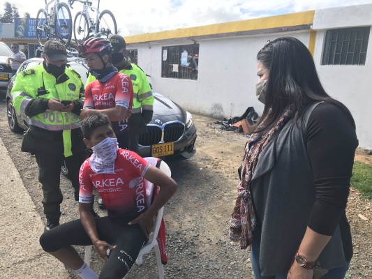 Nairo Quintana sale ileso tras ser atropellado mientras se entrenaba en Colombia