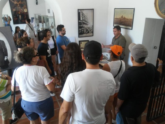 Pese a altas temperaturas turistas visitan museos en Rosario