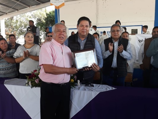 En Escuinapa, se despide de la docencia el profesor Jorge Armando López Hurtado