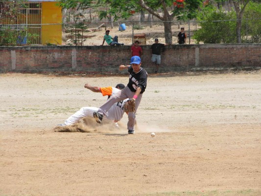 Tanto Siqueros como El Vainillo avanzaron a la siguiente ronda.