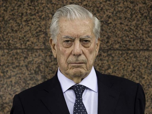 Mario Vargas Llosa gana Premio Don Quijote