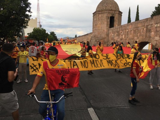 Aficionados de Morelia se manifiestan en las calles ante presunta salida del equipo