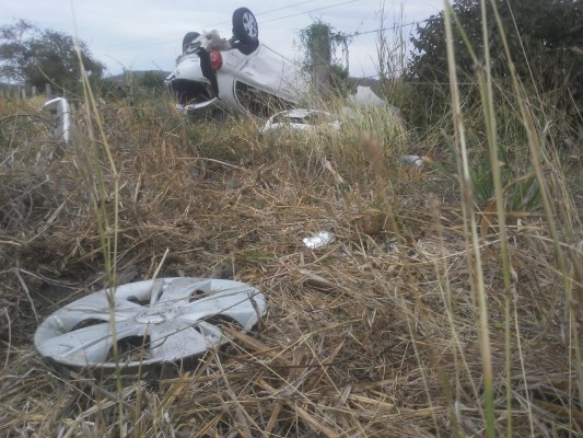 "Volcadura en Rosario deja una mujer muerta y dos heridos"