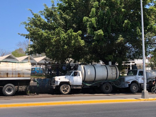 CMIC apoya con pipas a colonias afectadas por desabasto de agua potable en Mazatlán