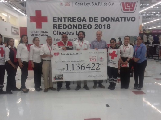 Entrega Casa Ley donativo a Cruz Roja