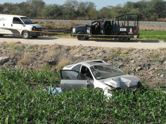 Encuentran en Mocorito cuerpo de hombre al lado de un carro presuntamente accidentado