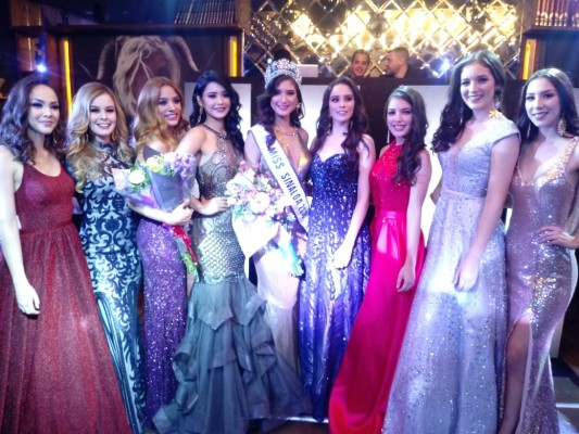 Coronan la belleza de Ángela Yuriar como Miss Sinaloa 2018