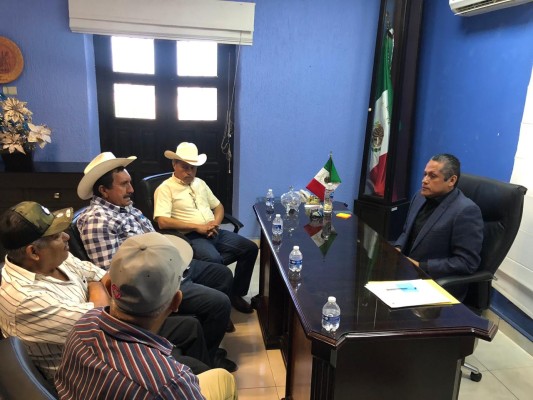 Alcalde de Rosario se compromete a brindar apoyo a federaciones pesqueras
