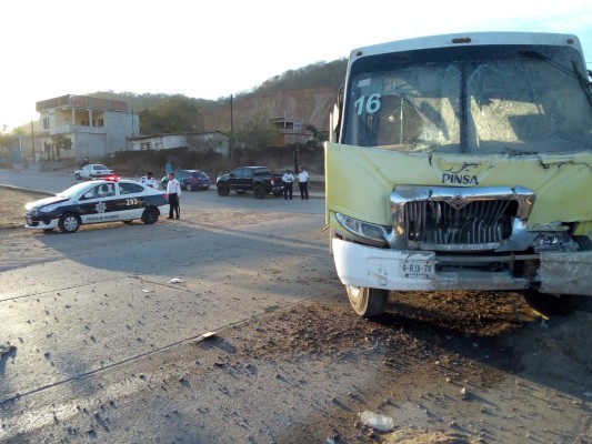 Al menos 15 lesionados deja choque en la colonia Felipe Ángeles en Mazatlán