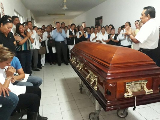 Despiden en Escuinapa a Miguel Ángel Camacho, asesinado ayer