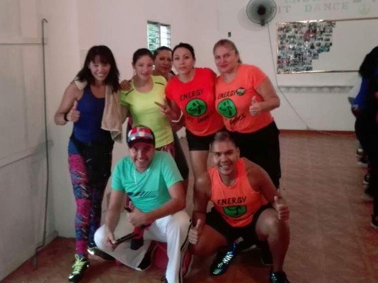 Ni la lluvia detiene a los amantes del zumba