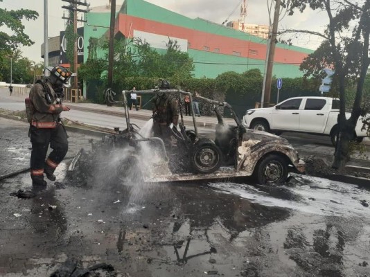 Se incendian dos vehículos en menos de dos horas en Mazatlán