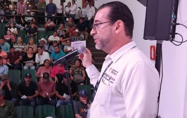 Entrega de tarjetas a productores agrícolas de Sinaloa.