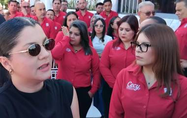 Ana Cecilia Carrillo Montya, secretaria general del Stasac, expone que aún siguen negociando el pliego petitorio con el Gobierno de Culiacán.