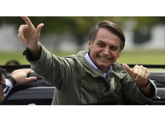 El ultraderechista Bolsonaro gana las elecciones en Brasil