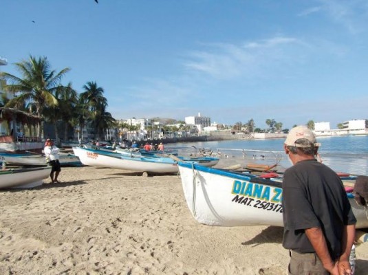 Rechazan pescadores proyecto de parque acuático en Playa Norte