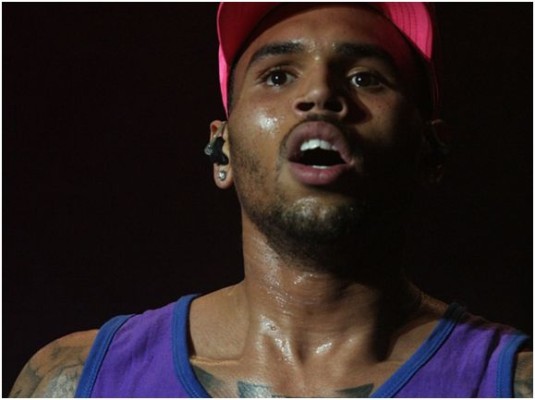 Nuevo escándalo de Chris Brown: lo arrestan acusado de violación