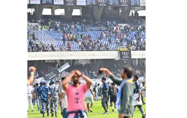 En todo un caos terminó el evento.