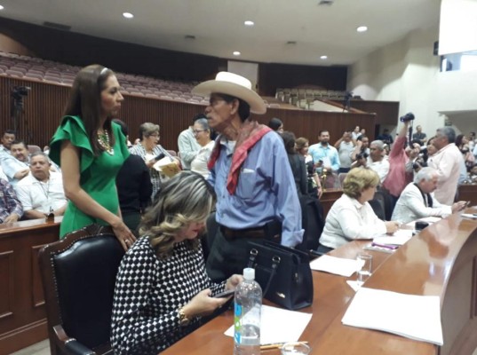 Sigue en negociaciones arancel al tomate mexicano de EU; Quirino también participa